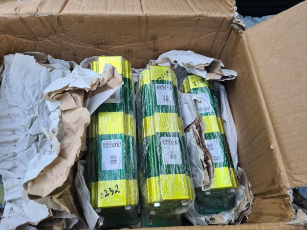 Bộ chia dầu lưu lượng bánh răng Italy 2 đầu ra, 4 đầu ra chính hãng vivoil