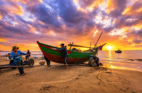 Về Đà Nẵng xem làng chài cổ Nam Ô