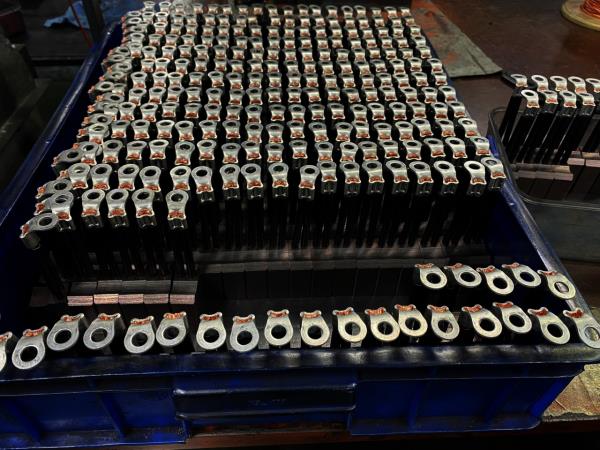 Tổng kho phân phối các loại bạc cầu, bạc trụ, bạc sắt thiêu kết.