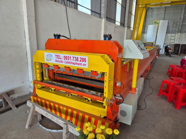 Những lợi ích của việc sử dụng máy dập vòm trong sản xuất cửa sổ, cửa ra vào