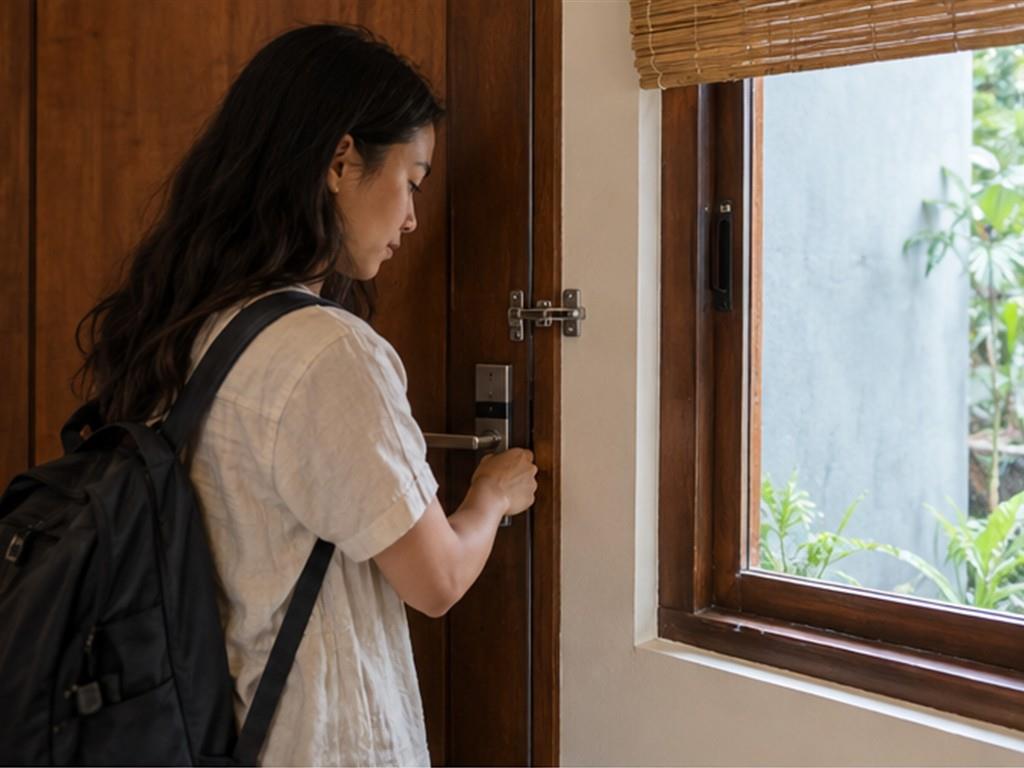 Một căn phòng đẹp vẫn cần được kiểm tra về tiếng ồn, riêng tư và tiện nghi.