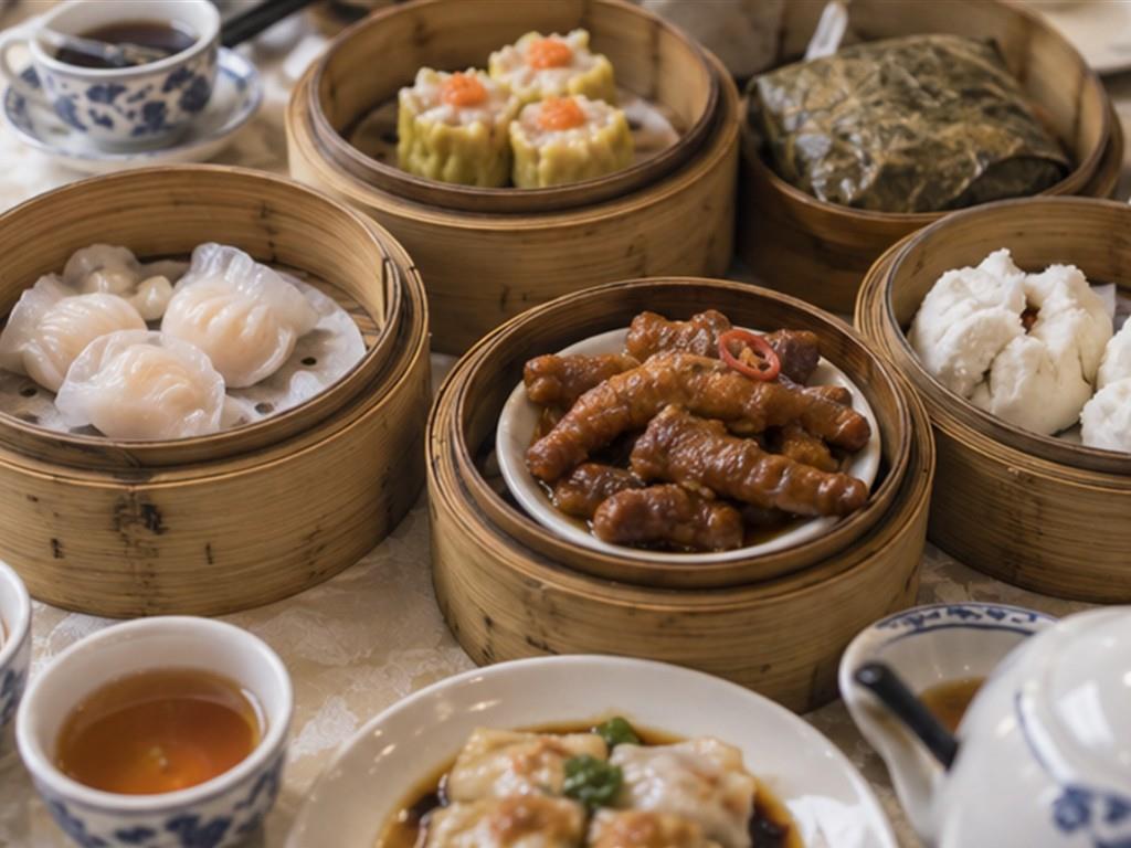 Những xửng dim sum nhỏ cho phép cả bàn gọi nhiều món và cùng chia sẻ.