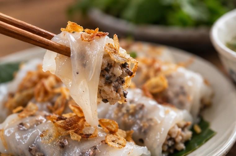 Miếng bánh cuốn mềm và trong