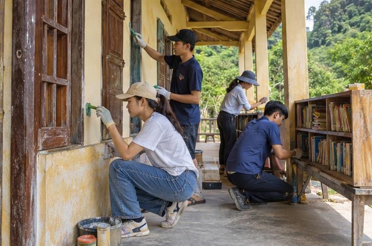 Nghệ nhân truyền kỹ năng cho người trẻ