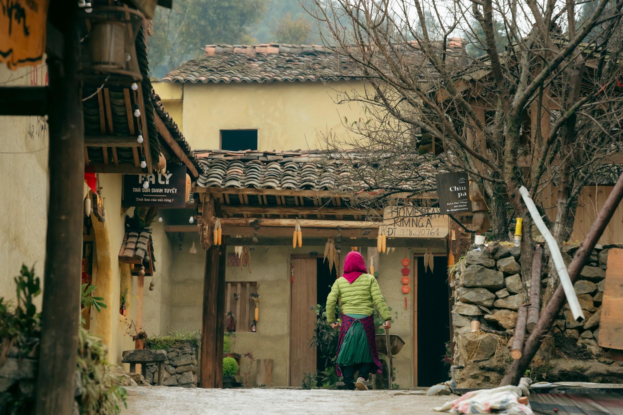 Nhịp sống một ngày bình thường ở Lô Lô Chải