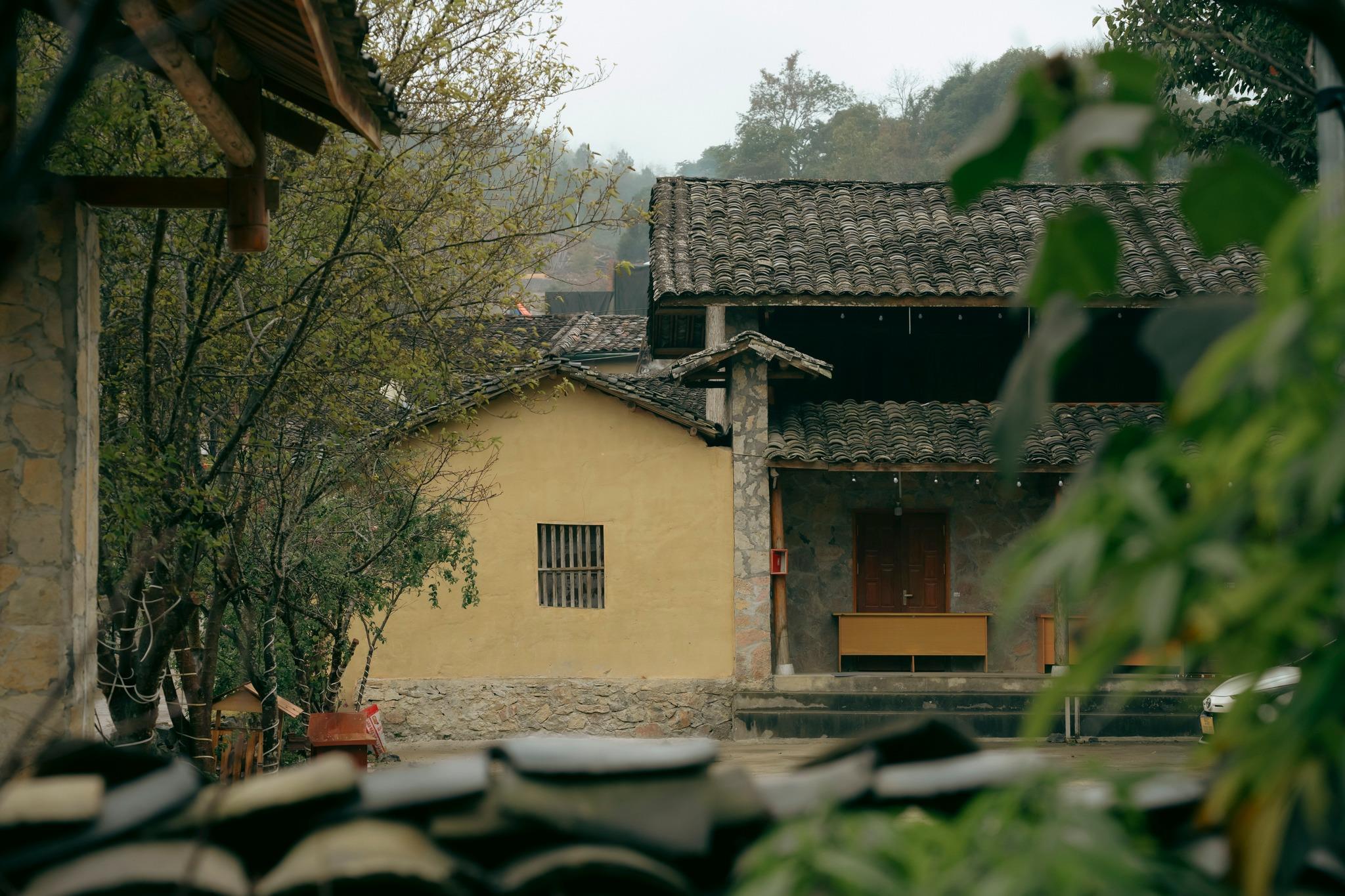 Nhịp sống một ngày bình thường ở Lô Lô Chải