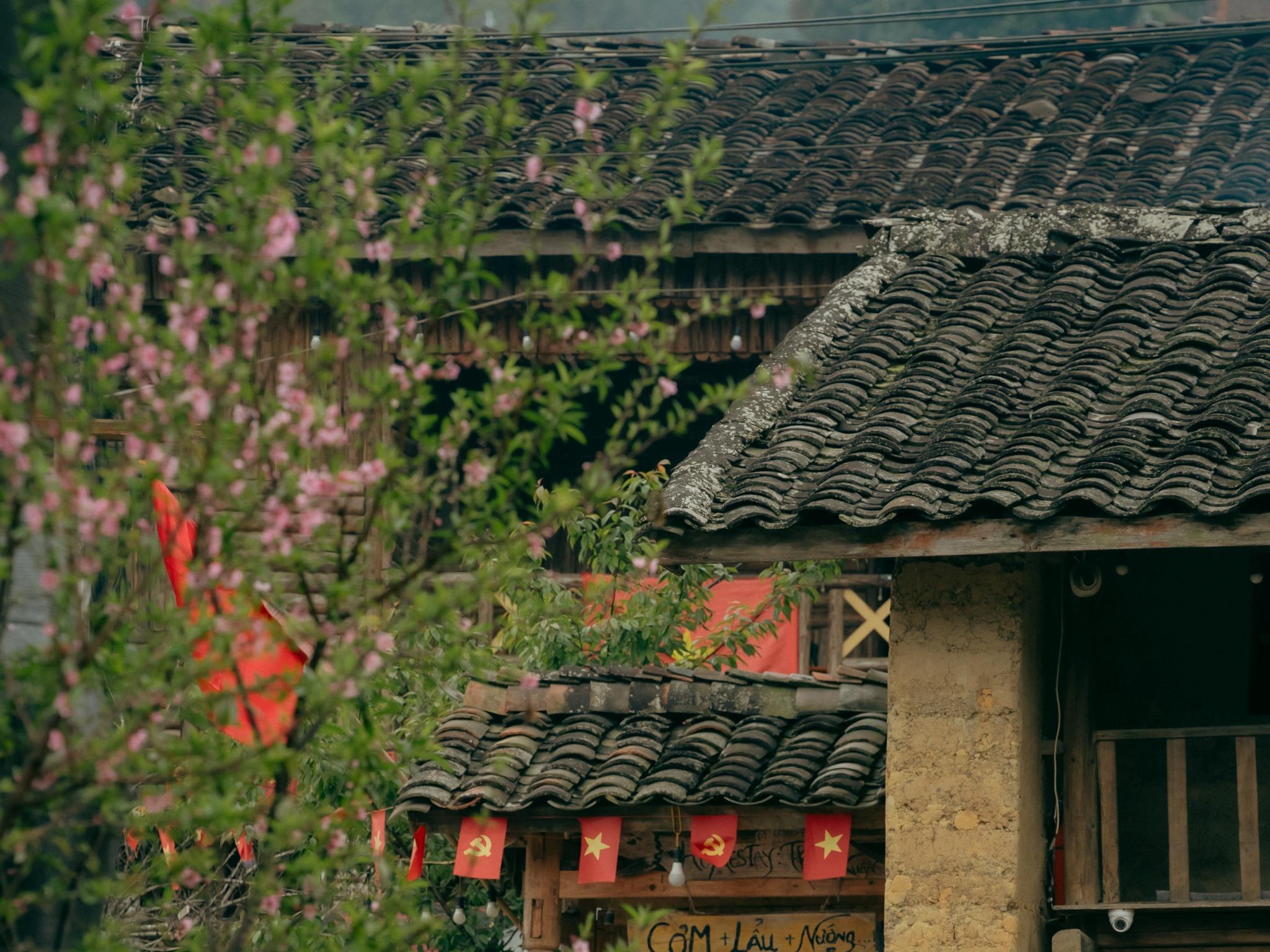 Nhịp sống một ngày bình thường ở Lô Lô Chải