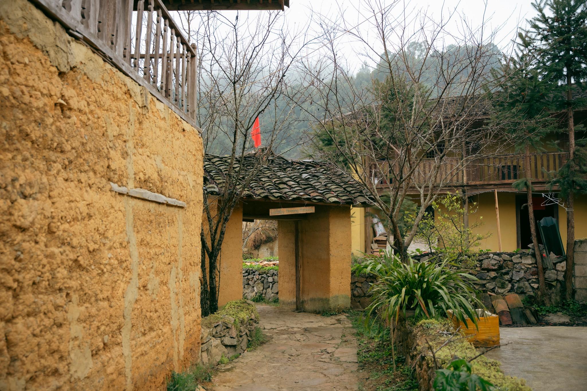 Nhịp sống một ngày bình thường ở Lô Lô Chải