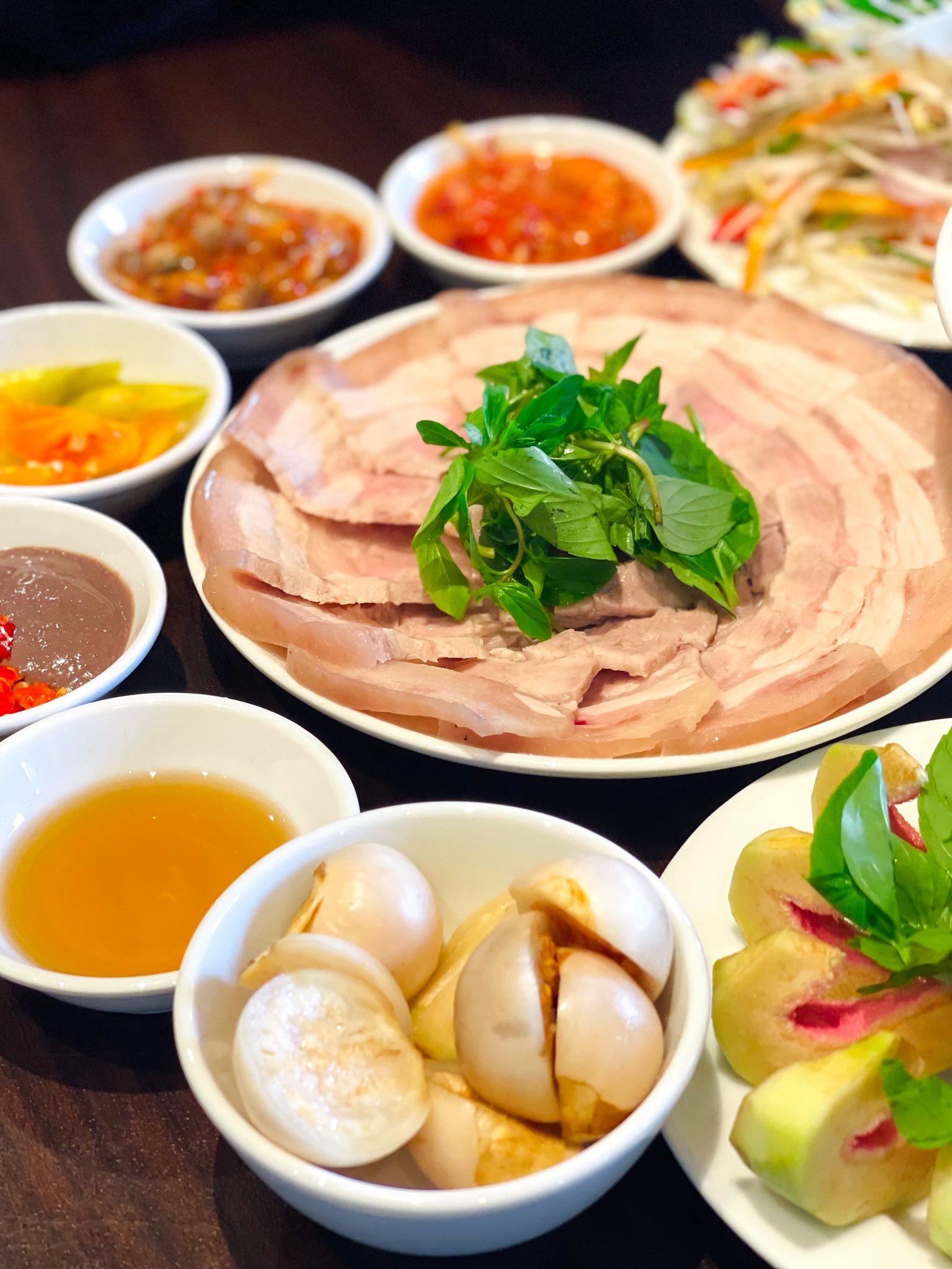 ẨM THỰC HUẾ LỌT TOP NGON NHẤT THẾ GIỚI 2025