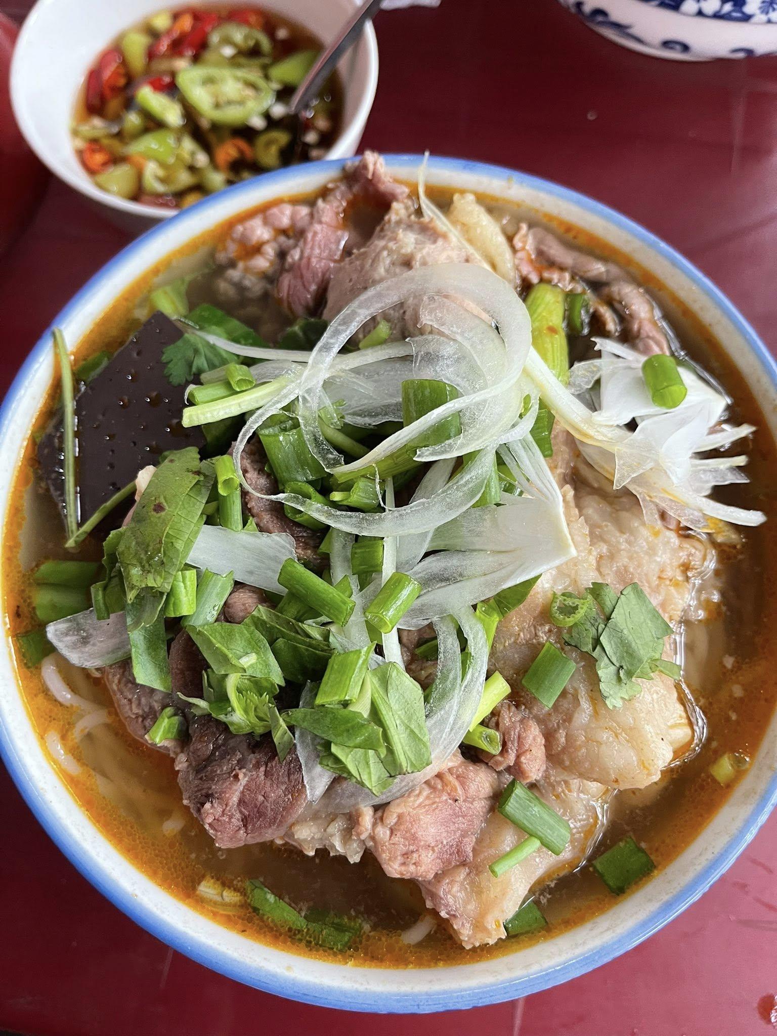 ẨM THỰC HUẾ LỌT TOP NGON NHẤT THẾ GIỚI 2025