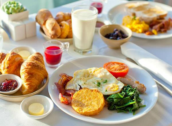 Có nên bỏ bữa sáng để giảm cân?