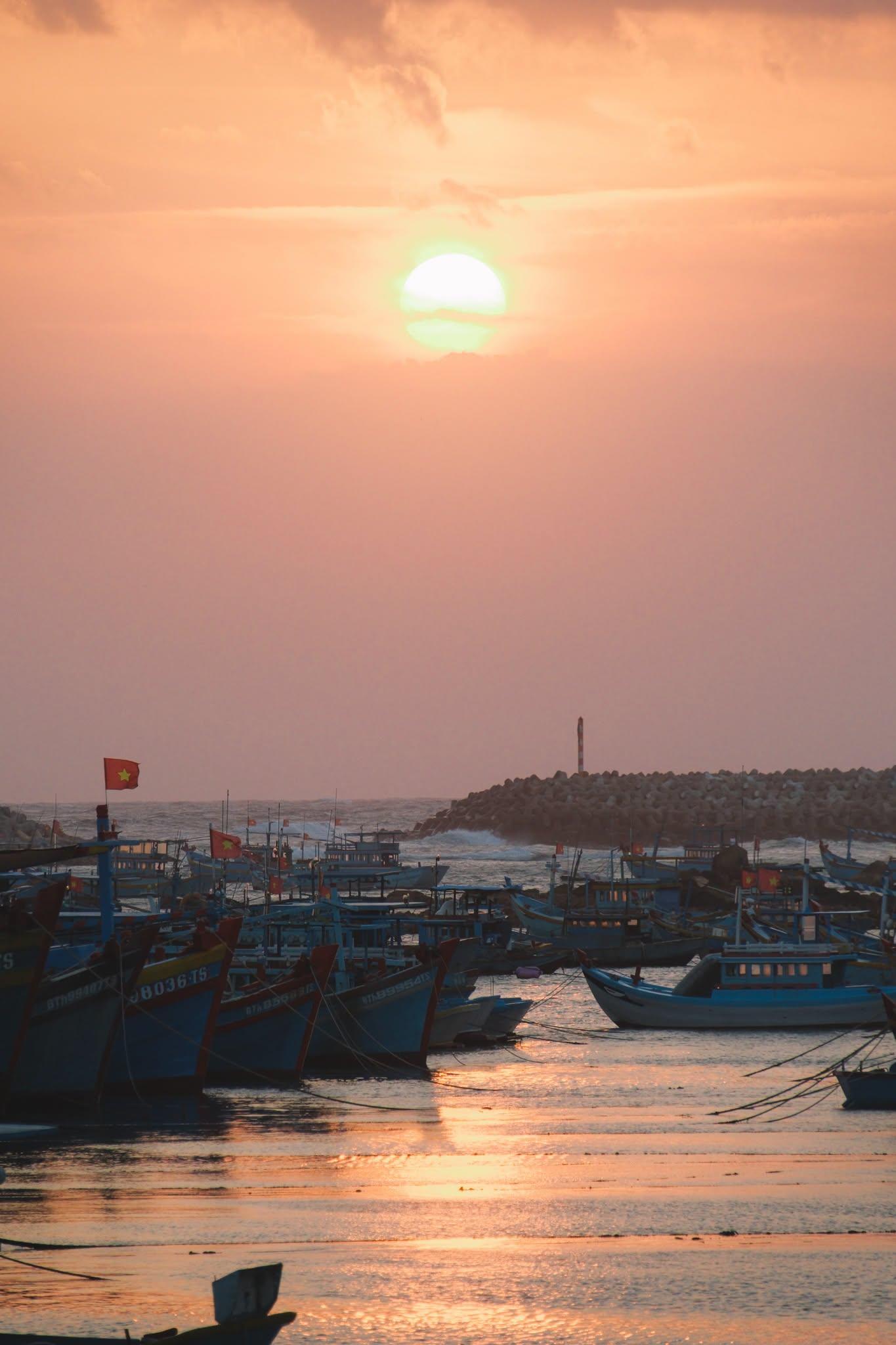 Bình yên trên đảo Phú Quý