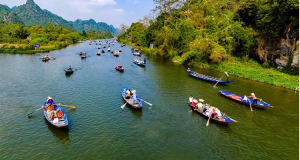 Chùa Hương: kinh nghiệm đi lễ mùa hội và cách đi ngoài mùa cho yên tĩnh