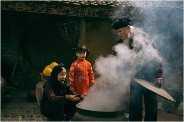 Còn người lớn trong nhà, là còn Tết